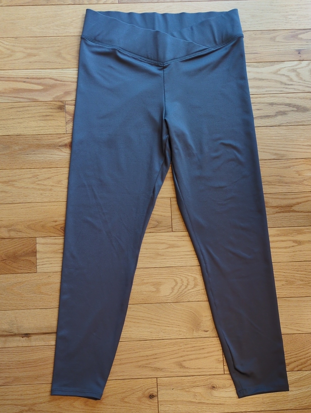 Express High Rise Crossover Waist Leggings. Size M. Charcoal Gray